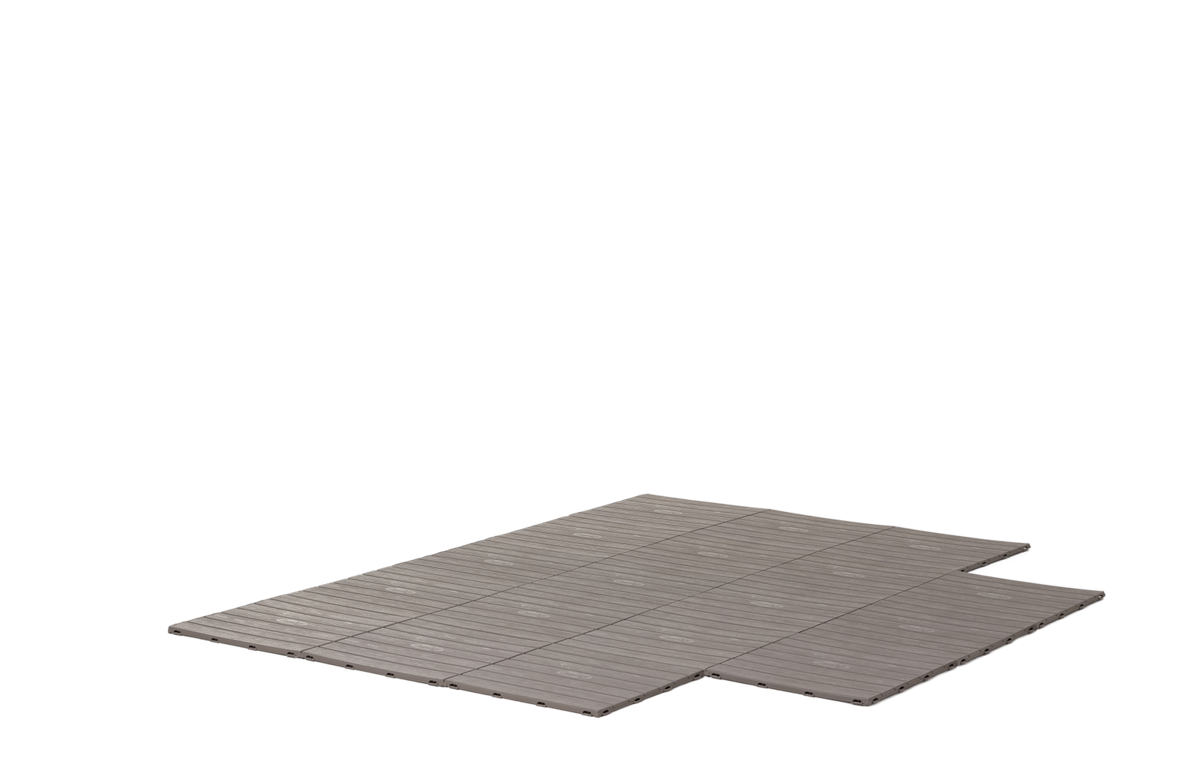 Căsuță bej My New House Smoby extensibilă cu 2 geamuri cu obloane și 2 geamuri rotunde și ușă mică 135 cm înălțime cu filtru anti UV de la 2 ani