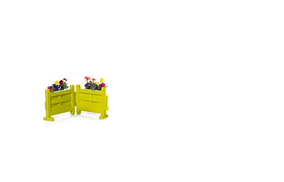 Căsuță bej My New House Smoby extensibilă cu 2 geamuri cu obloane și 2 geamuri rotunde și ușă mică 135 cm înălțime cu filtru anti UV de la 2 ani
